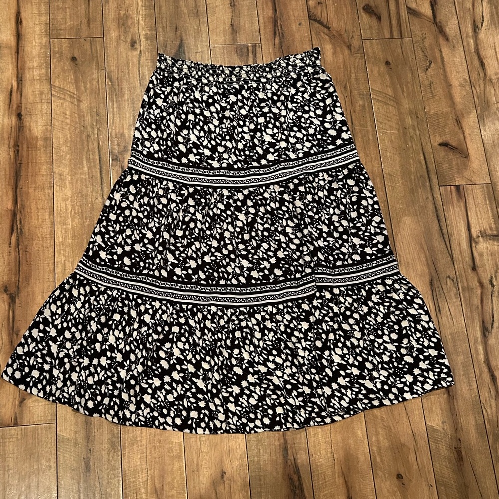 Max Studio black & white Maxi skirt, NWT. XL